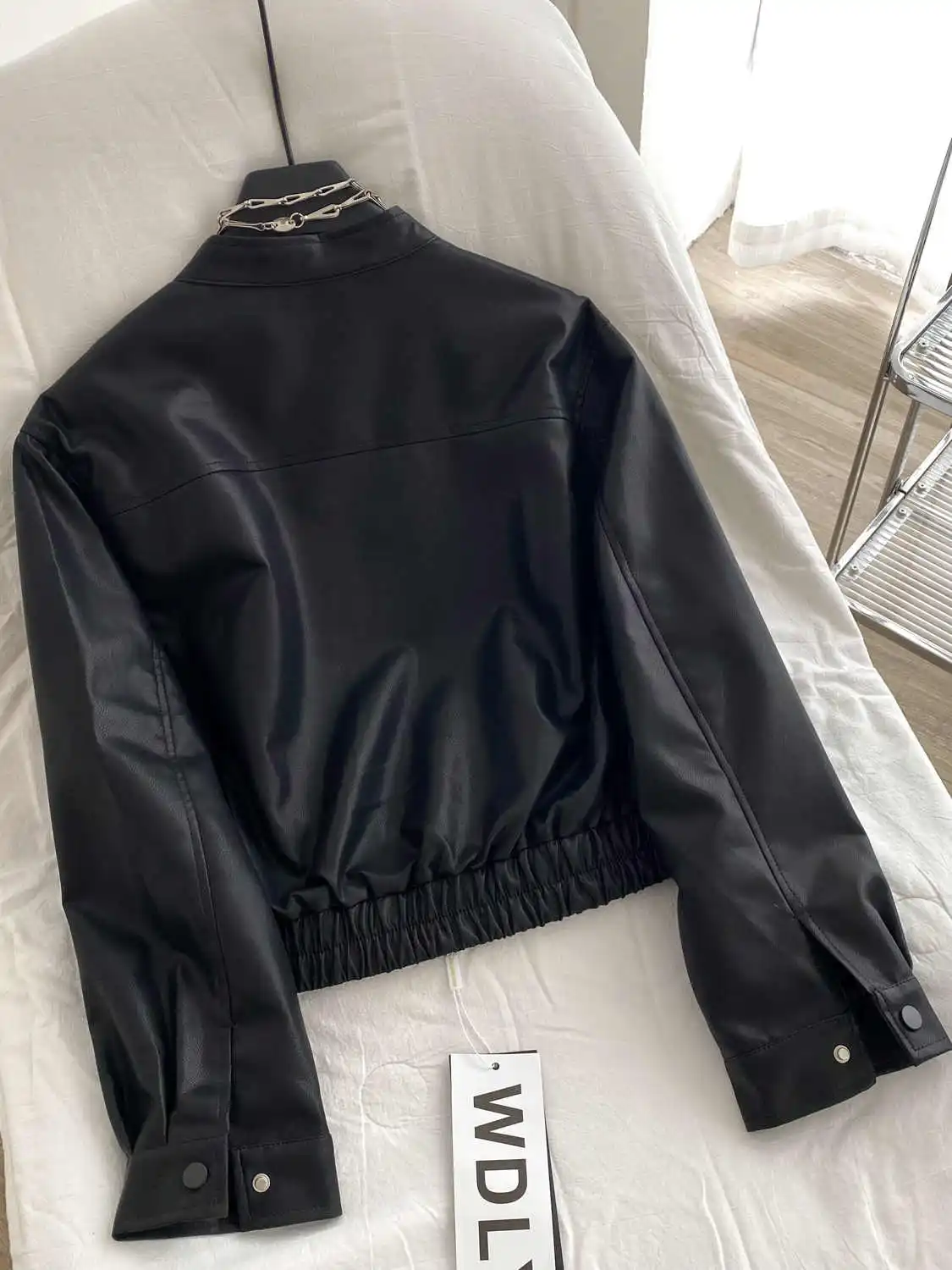 سترة نسائية مقصوصة من الجلد القوطي الأسود معطف عتيق للدراجات النارية موستانج سترة 2000s ملابس خارجية كلاسيكية على طراز BF شتاء 2025