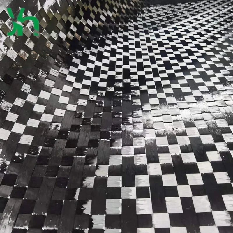 قماش من ألياف الكربون خفيف الوزن للغاية 12K 200 جرام - سحب منتشر لألواح هيكل السيارة الرياضية عالية الأداء