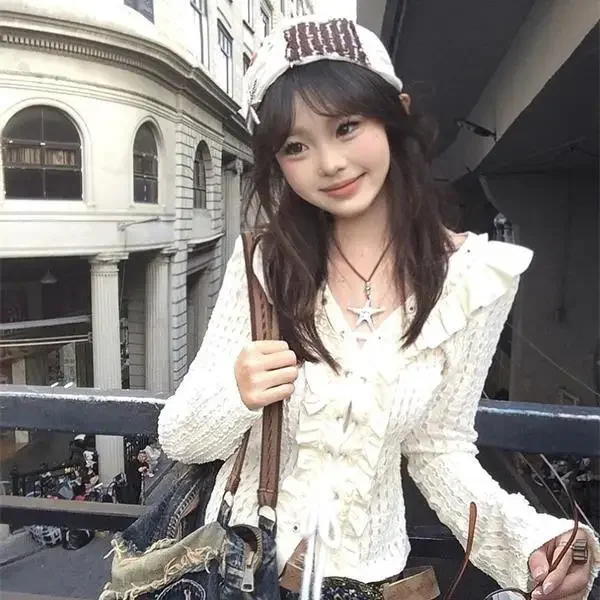 

American Retro Niche Design Sense Hollow Long-sleeved Shirt Spice Girl Millennium Y2K Ancient Style Top Trendy Outside