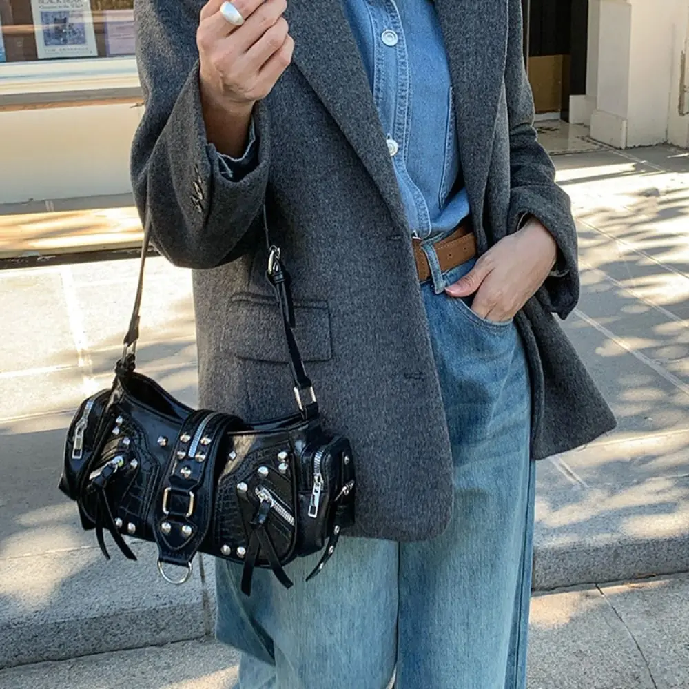 

Y2K Retro Rivet Shoulder Bag Oil Wax Leather Spicy Girl Vintage Underarm Bag Handbag Multi-pocket Locomotive Pack Streetwear