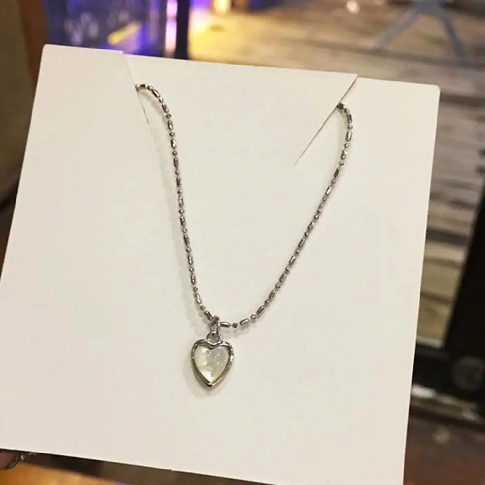 Cadena de clavícula, collar de corazón de amor, accesorios de joyería de corazón de amor, colgante de corazón de plata Y2K, cadena colgante Simple de piedra de ojo de gato