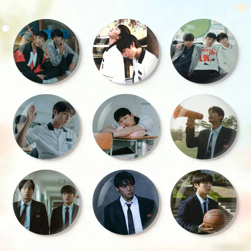 

W-Weak Hero Class 1 Instagram-style Badge Creative Pins Brooch for Bag Clothes Hat Decor Gifts Fans Collect