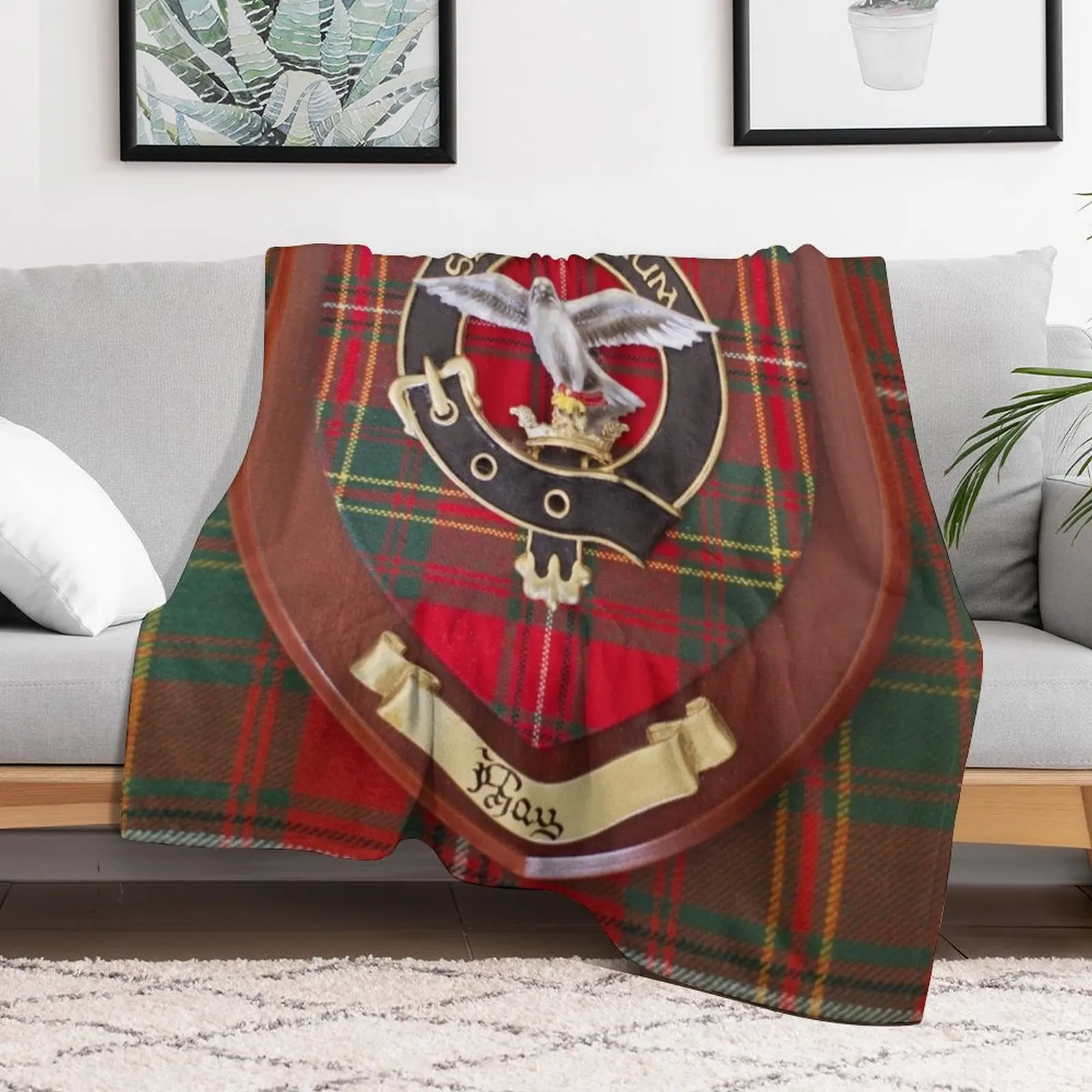 Real Clan Hay Crest on Kilt - Ancient Hay Tartan Throw Blanket Flannels Decorative Beds Blankets