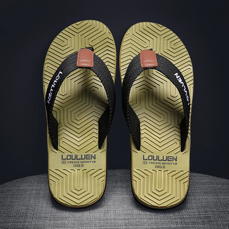 

Fashion Green Flip Flops Man Slides Lightweight Soft Flat Slippers For Men Outdoor Non-Slip Beach Slippers Man Summer Flip Flops