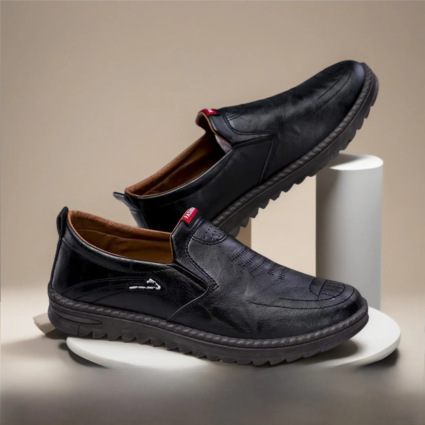 Zapatos casuales de cuero para hombre, antideslizantes, con suela suave, transpirables, estilo papá, punta redonda, tacón bajo.