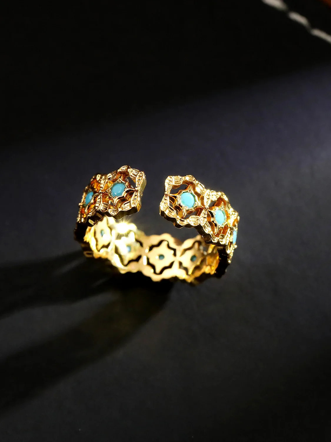 

Retro Floral Carved Hollow Agate Ring Women's Ring Fashionable Jewelry Handmade Crafted Copper Alloy Gold Plated