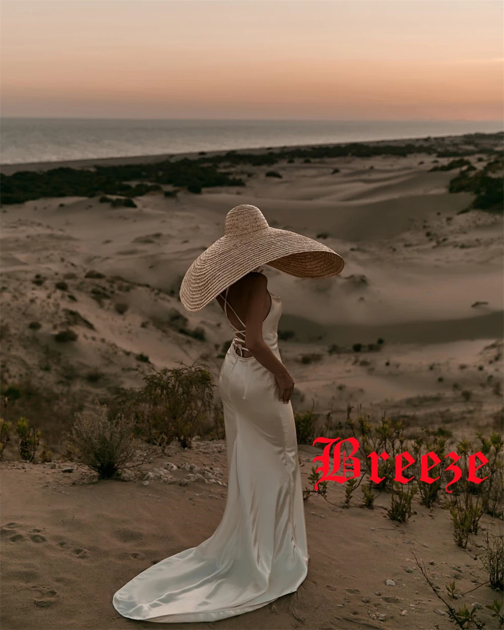 맞춤형 절묘한 샴페인 새틴 웨딩 드레스 우아한 Strapless 스파게티 스트랩 민소매 레이스 업 신부 가운