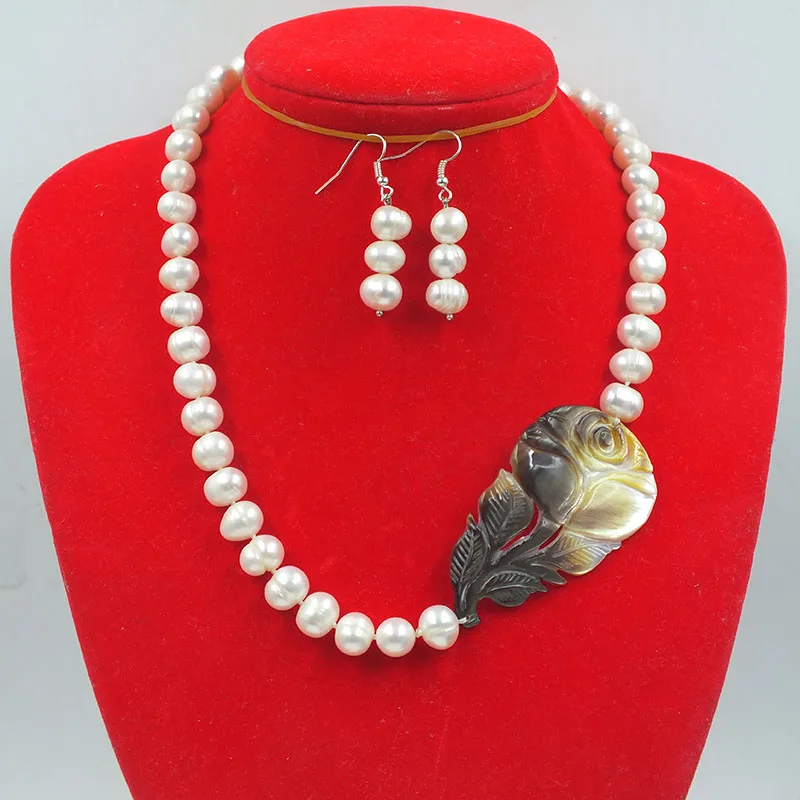 9-10MM 100% Natural White Freshwater Pearl/Hand Carved Shell Flower Necklace. Classic female birthday gift