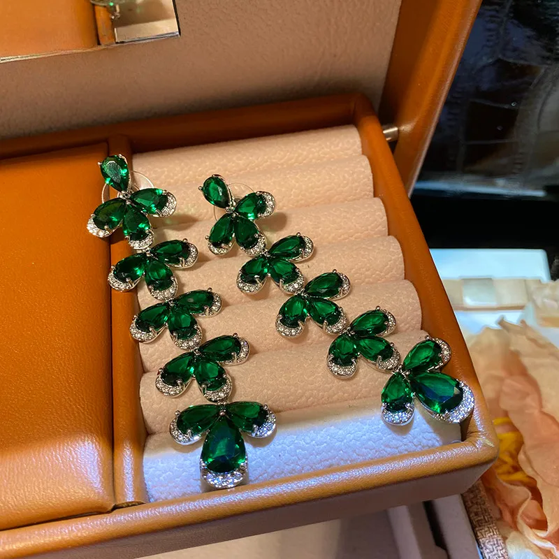 

Temperament Fashion Light Luxury Zircon Leaf Elegant Earrings