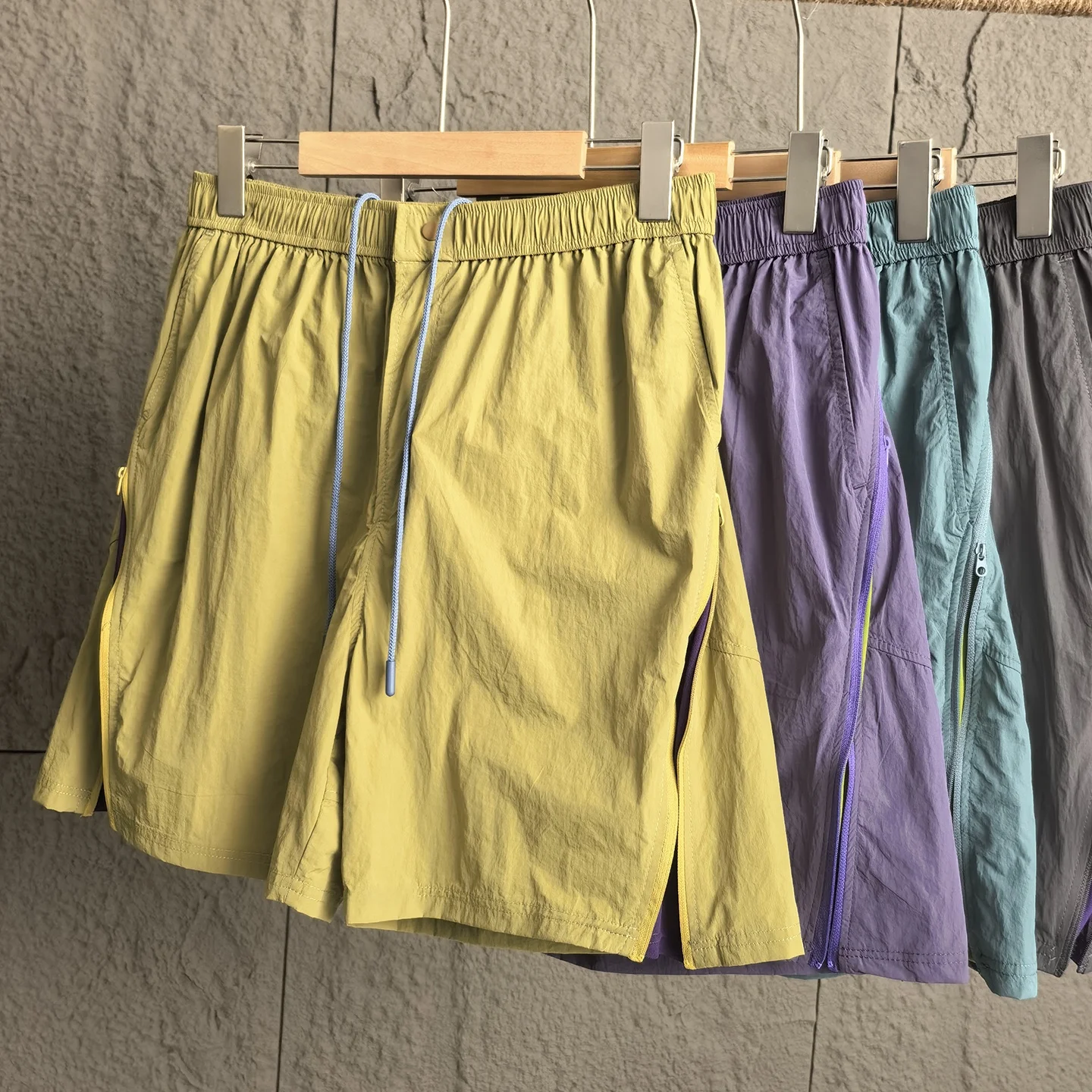 

Спортивные шорты для пар из серии Outdoor Sports: летние, охлаждающие, быстросохнущие, свободного кроя, с боковой молнией, прямые, повседневные, длиной до колена, для молодежи