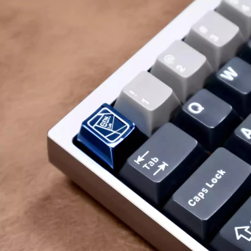 Personalisierte minimalistische Metall-Tastenkappen, individuelle Aluminium-Einzel-ESC-Tastenkappen, CNC-Kirschprofil R4 für mechanische Tastatur-Tastenkappen