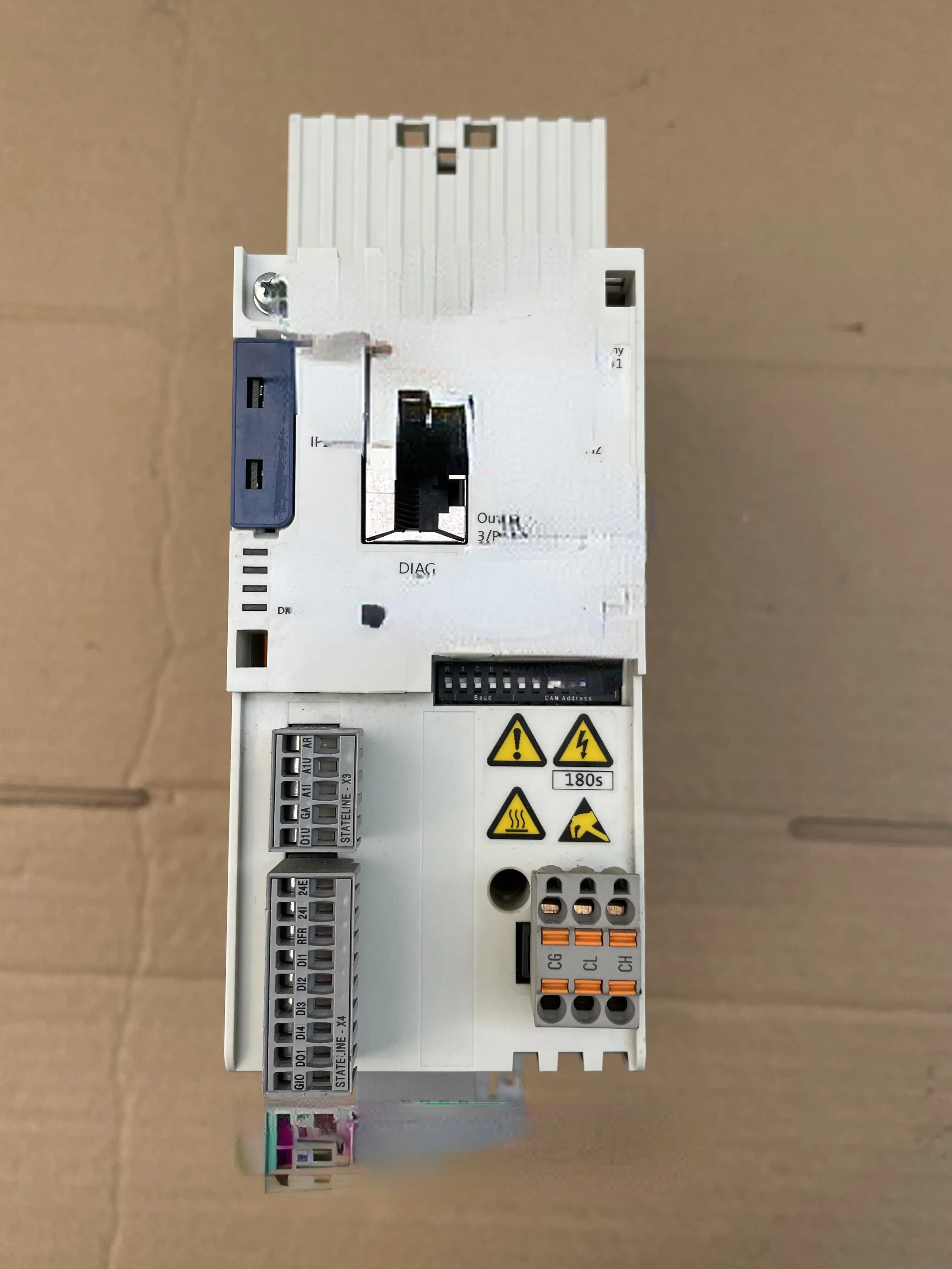 Frequency Converter E84AVSCE3714SB0 Three-phase 0.37KW With Safety Interface Module