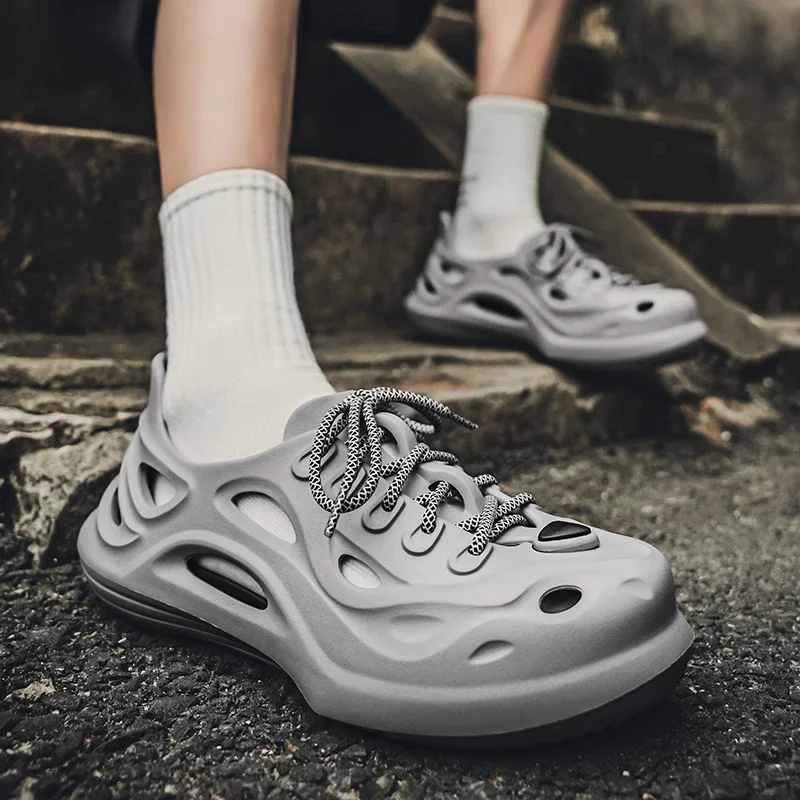 جديد لينة وحيد في الهواء الطلق حذاء للحديقة مقاوم للماء ثقب الموضة أحذية الصيف القيادة النعال الرجال تنفس الصنادل الدانتيل عادية
