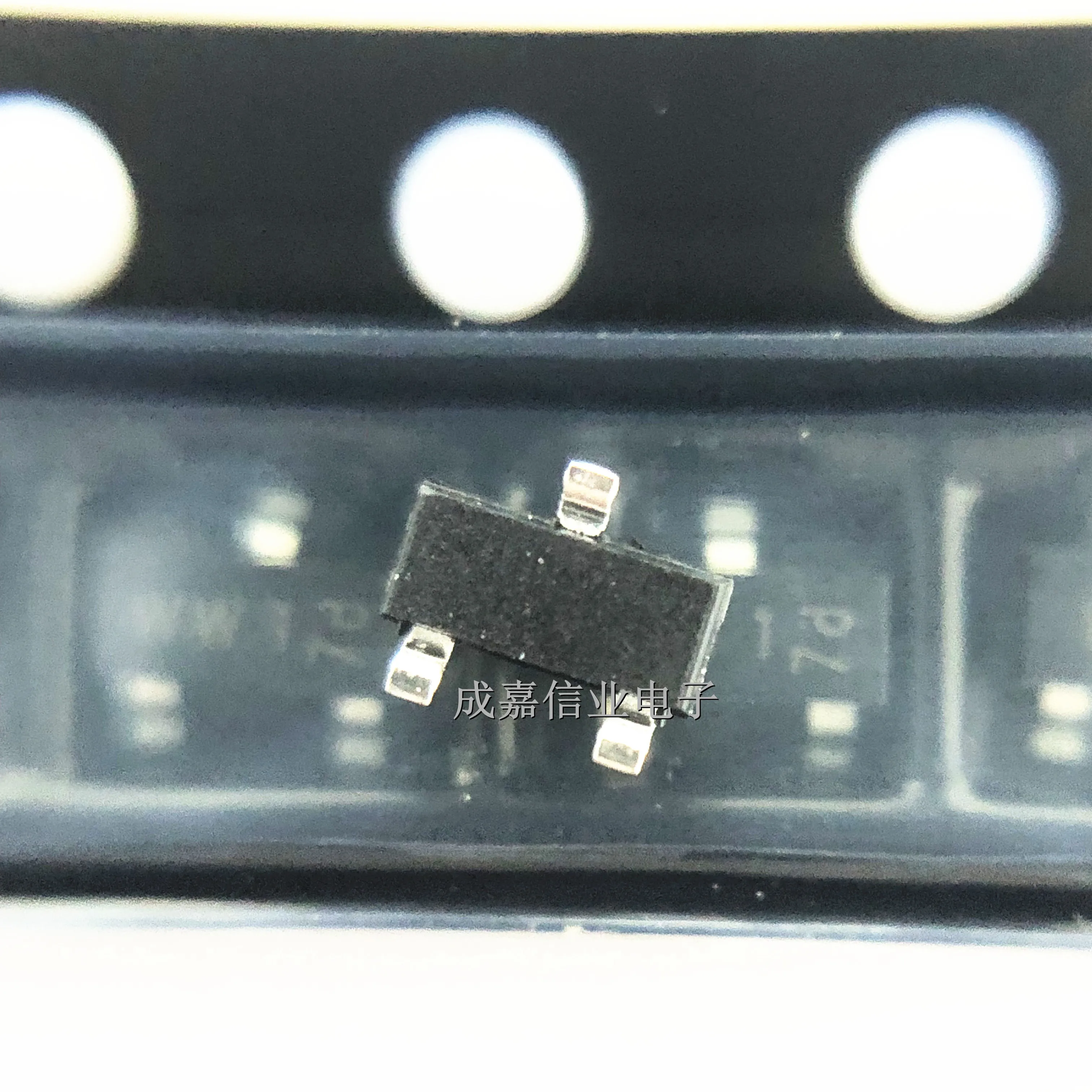 100pcs/Lot BAT54C SOT-23-3 MARKING;WW1 Schottky Diodes & Rectifiers 200mA 30V Operating Temperature:- 65 C-+ 125 C