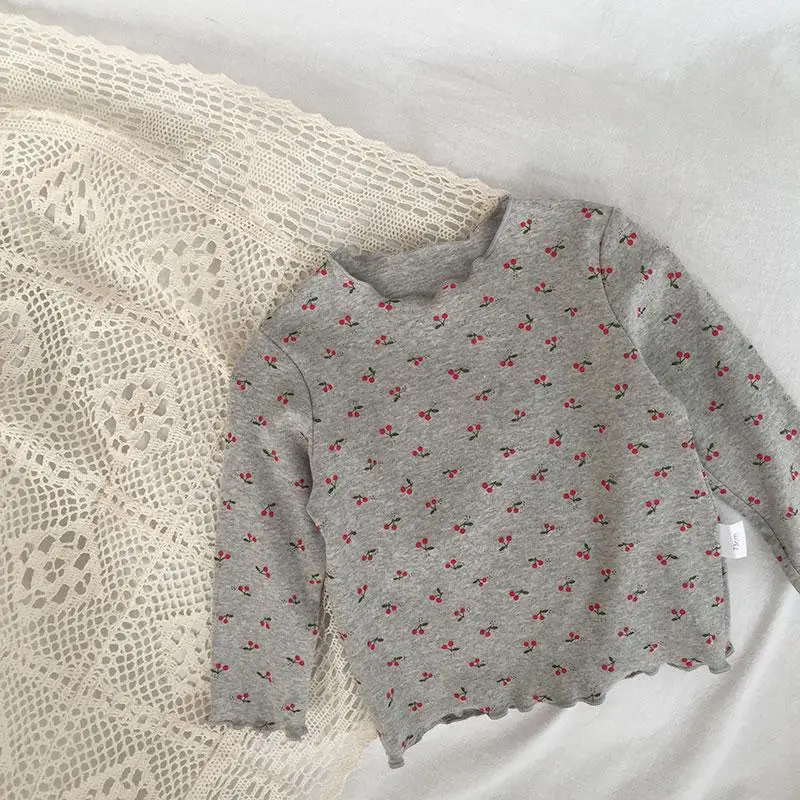 Girls' Spring and Autumn Long Sleeved Base Shirt Made of Cotton Korean Style Baby Small Floral Kids Comfortable Top Clothes