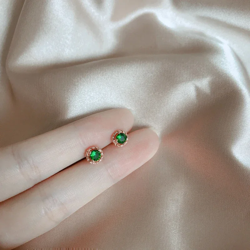 Wholesale Concise Fashion Emerald Stud Earring Andromeda Piercing Ear Stud for Women Mini Body Jewelry