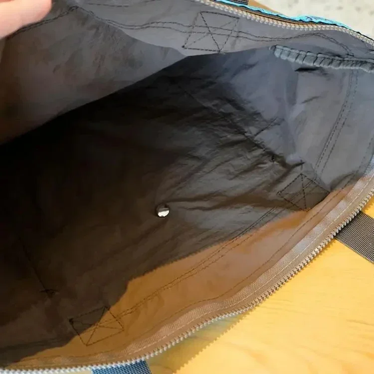 Neue Modische Beliebte Niedliche Cartoon-Snoopy-Reisetasche mit Großer Kapazität, Damen-Gepäcktasche, Damen-Umhängetasche, Faltbare Fitnesstasche – Detail 10