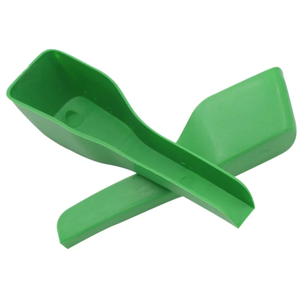 

20pcs Parrot Food Dispenser for Birds Bird Feeder Plastic Bird Feeding Spoon Bird Supplies Spoons Feeders