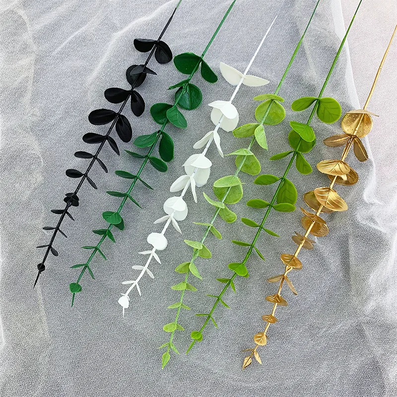 ورقة الأوكالبتوس الذهبية لديكور المنزل ، نباتات خضراء مزيفة ، مواد لترتيب حفلات الزفاف ، أبيض وأحمر ، دعامة الكريسماس ، A4036 ، 5 ، 10