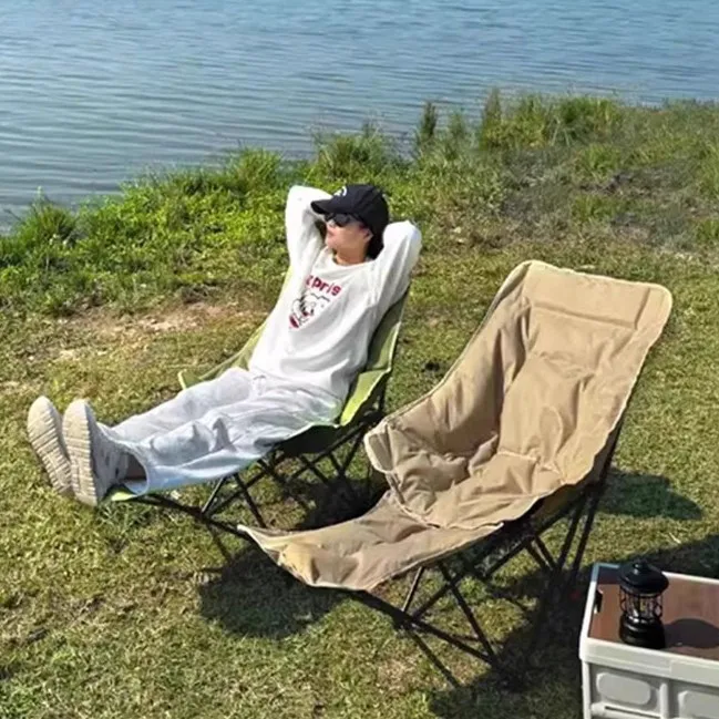 フットレスト付きキャンプ用ムーンチェア、座ったり寝転んだりできるスツール、高さ調整可能な折りたたみ式アウトドアムーンチェア（3段階調整）