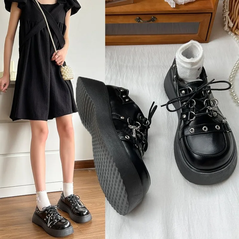 2026 Chunky-Plateau-Pumps für Damen, Schleifen-Keilabsatzschuhe, Lolita-Schuhe, Damen-Herz-Knöchelschnalle, schwarze Schuhe – Detail 17