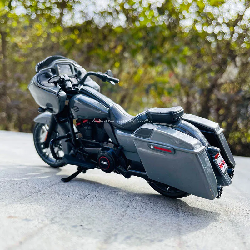 Maisto-motocicleta Harley Davidson 2018 CVO Road Glide, modelo de motocicleta de aleación gris, colección de coches de juguete, 1:18