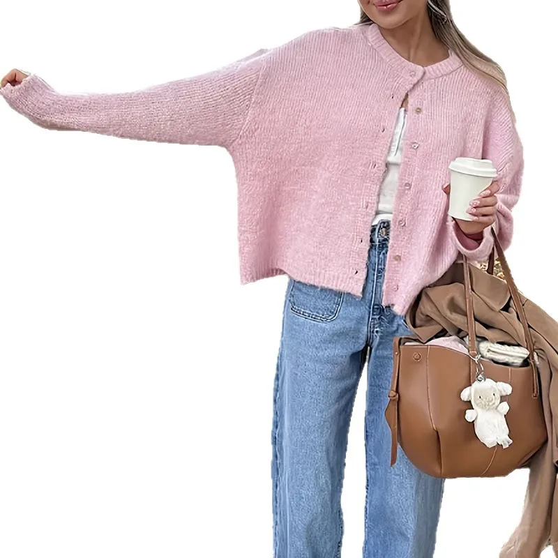 2025 الخريف والشتاء جديد جولة الرقبة بلون سترة مشغولة من الصوف للنساء العادية فضفاض التخسيس سترة سترة أعلى