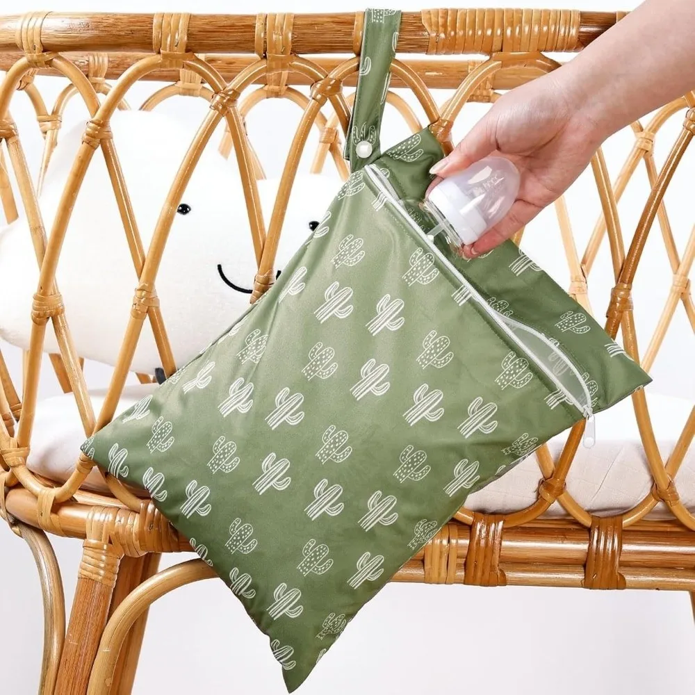2pcs Reusable Printed Wet Dry Bag 10X14in Zipper Laundry Organizer Pouch Storage Bag Waterproof Nappy Diaper Bag for Beach