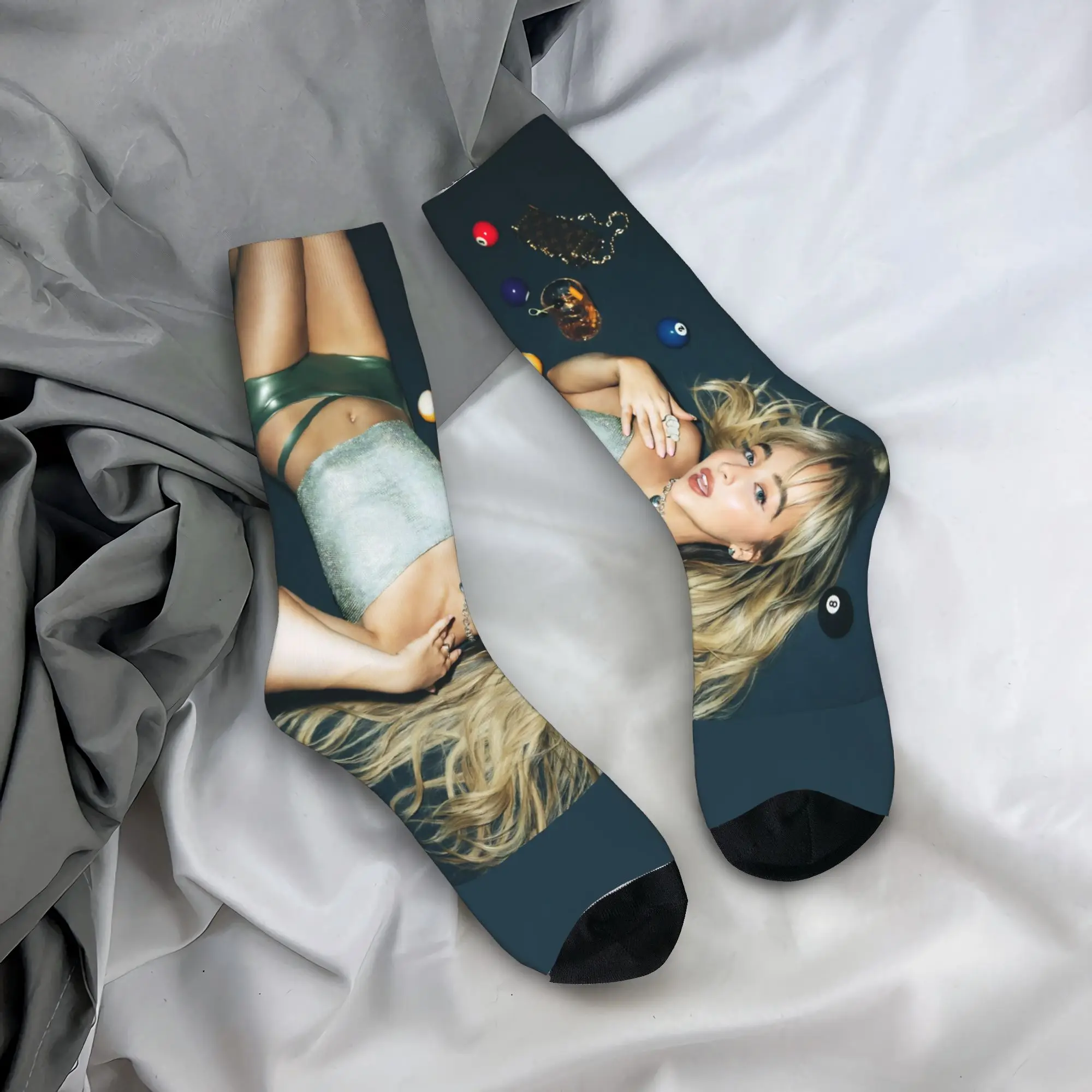 

Носки Singer Sabrina Carpenter Music 2025: Корейские высококачественные уличные носки для мужчин и женщин, зимний дизайн, противоскользящие