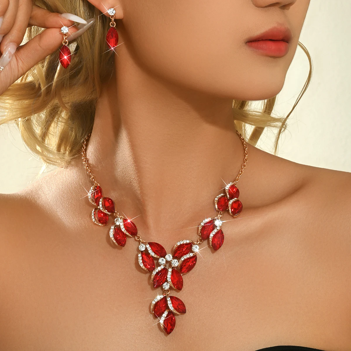 Light Luxury High-End Necklace, Earrings, Crystal Set, V Bridal Banquet, Wedding Party, Dress Accessories