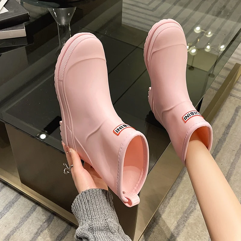 Korean Series Rain Boots for Women, Thick-Soled Rain Boots, Non-Slip, Wear-Resistant Rubber Shoes, Adult Work, Kitchen