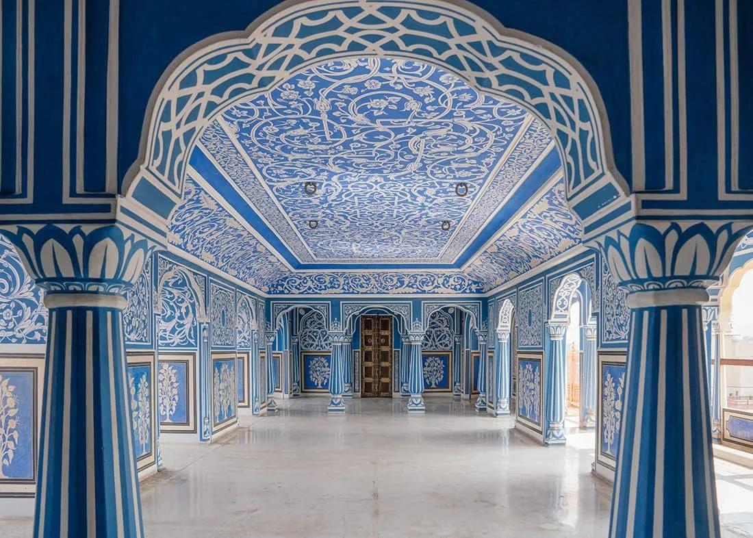 Indischer religiöser Architektur hintergrund des indischen Jaipur-Stadt palastes des Innen hintergrundes des Weinlese blauen Stils für religiöse Partei
