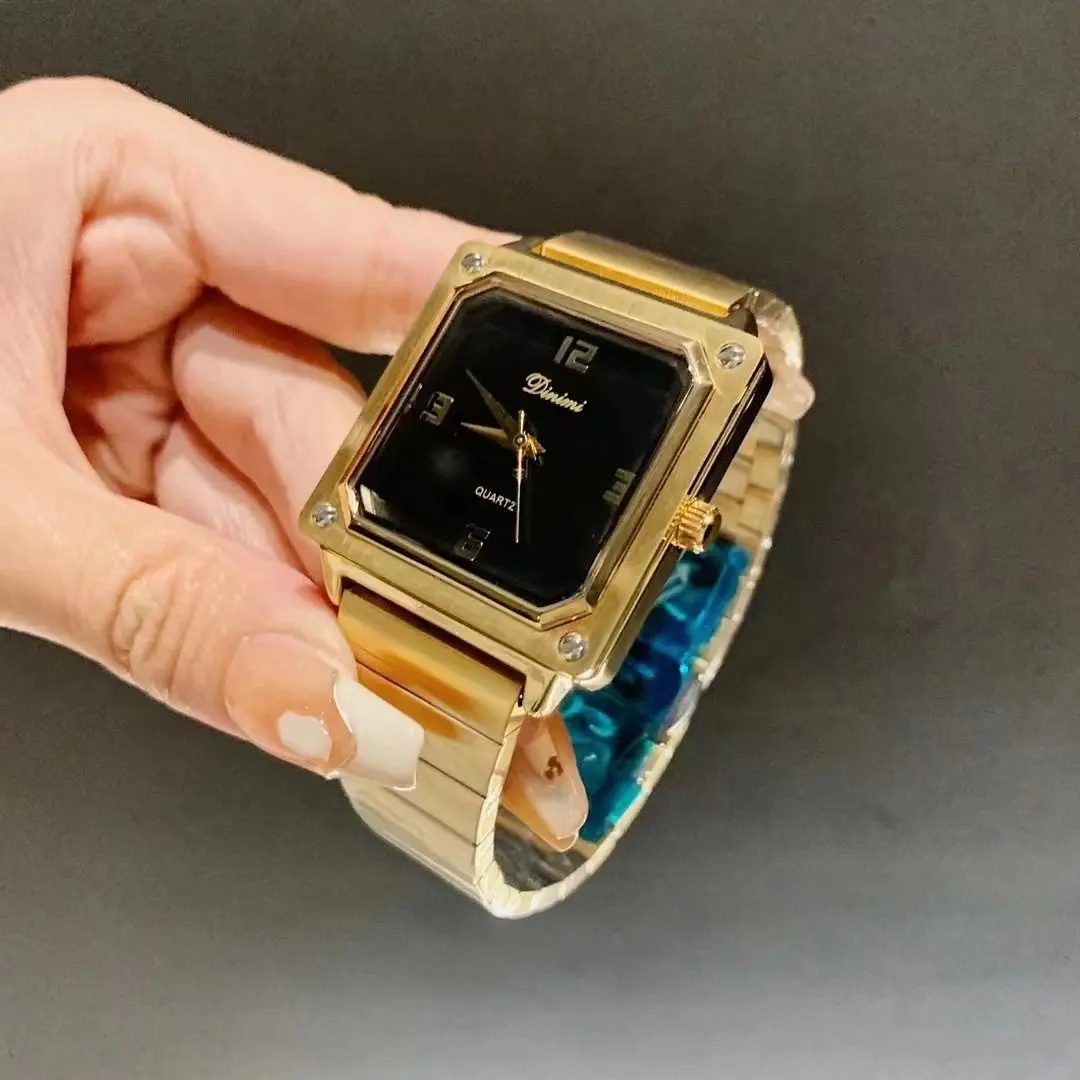 

New Stylish And Simple Square-Shaped Women'S Watch With A Sophisticated Silver Stainless Steel Strap And A Vintage Design.