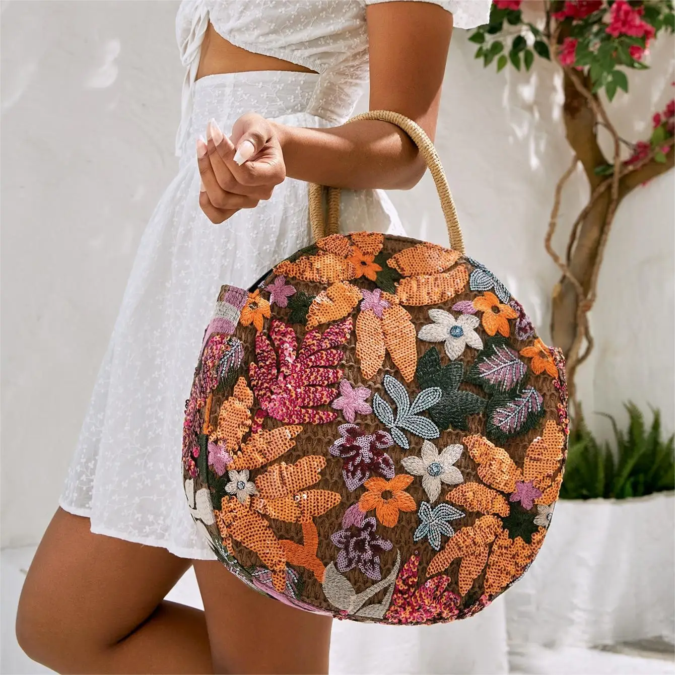 Women Floral Sequins and Straw Tote Bag,Retro Ethnic Round Handbag Suitable for Vacation,Travel,Party and Shopping