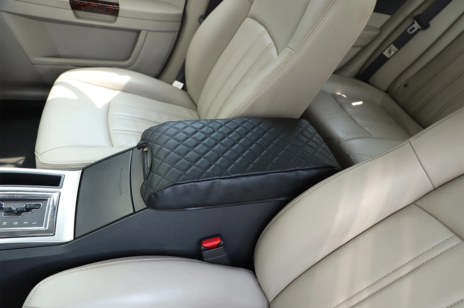 Armrest Box Cover Protector Pad Mat for Chrysler 300C for Dodge Charger 2004-2007 2008 2009 2010 Car Interior Acccessories Black