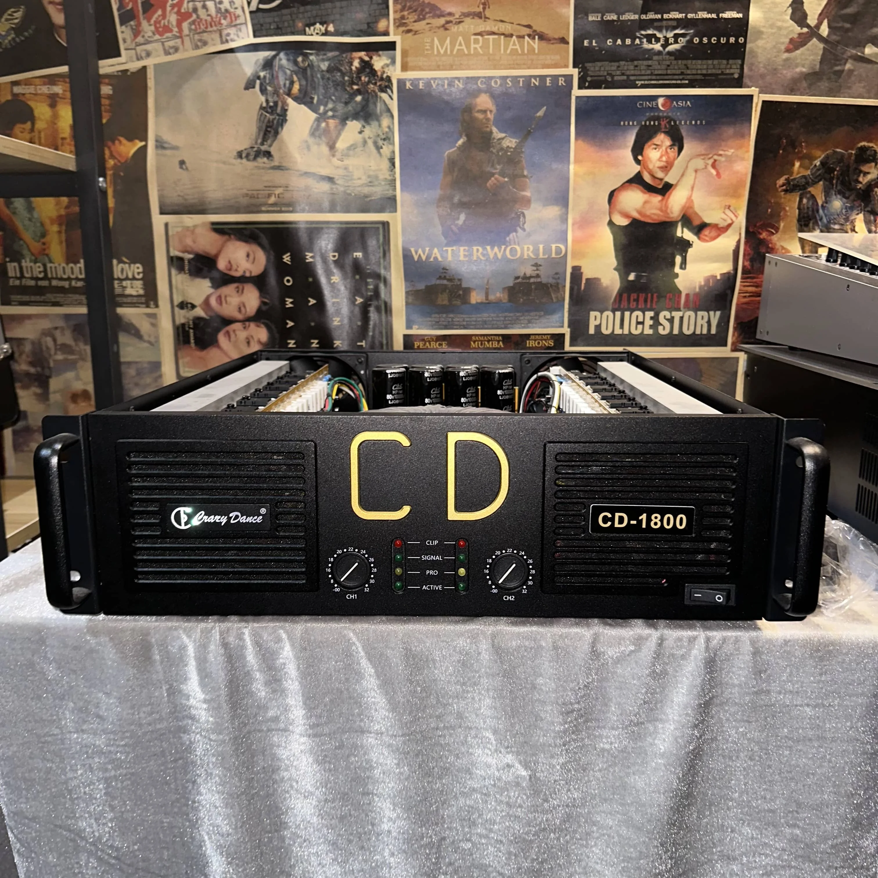 

Ca20 Upgraded CD-1800 Pro Audio Large Capacity High Power Aluminum Shell Hi-Res Audio Amplifier 2ch 8ohms 2000W For All Speakers