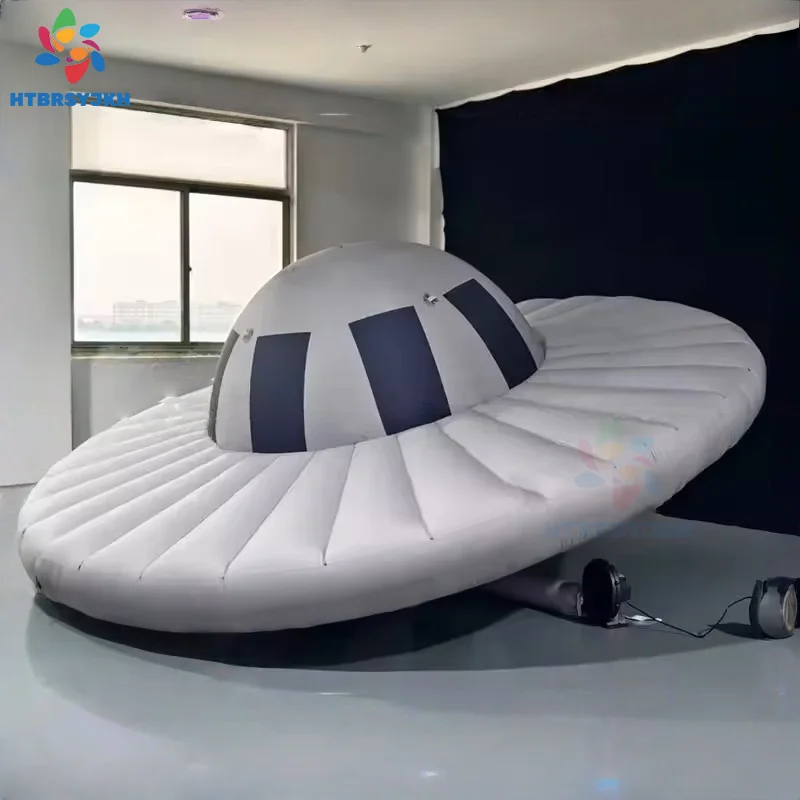 Flugzeugförmiges UFO-Modell mit Inflation, aufblasbare Cartoon-Imitation, Fantasy-Weltraumthema mit kreativer Technologie