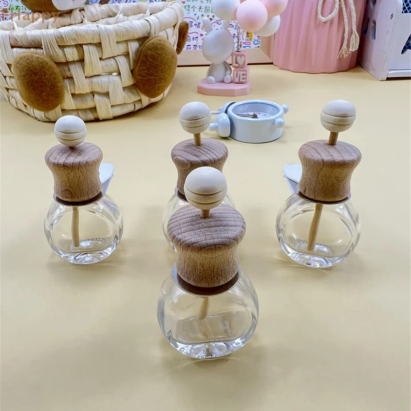 

1PCS Car Hanging Glass Bottle Air Freshener Empty Bottle Aromatherapy Pendant Diffuser Car Decoration Aromatherapy Ornament