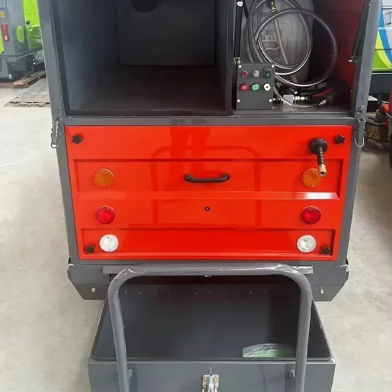 Driving Broom Cleaning Machine Road Sweeper Powerful Electric Fully Enclosed Sweeper