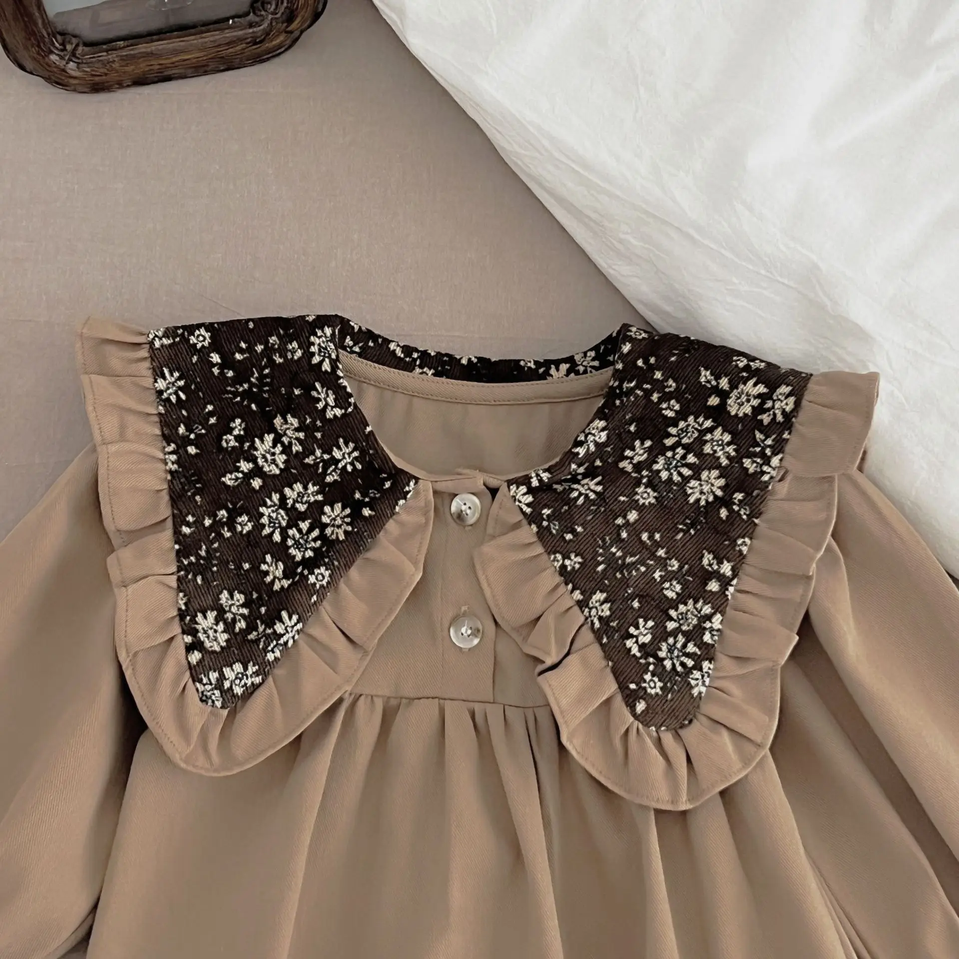2026 Frühling Mädchen Kleid 2-6Y Kinder Prinzessin Kinder Party Braun Kleider Neue Lange ärmeln Baumwolle Retro Revers Mi Party Süße kleid – Detail 10