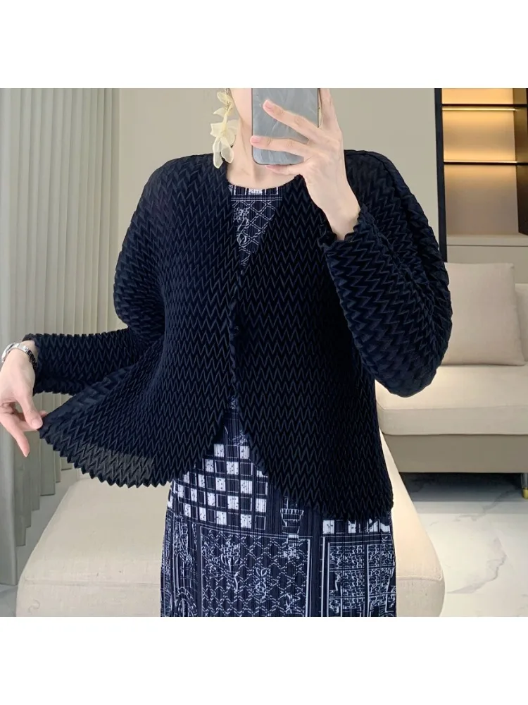 

Miyake's New Handmade Pleated Jacket Is A Niche Women's Casual V-neck Cardigan with Full Sleeves and A Short Outer Hem