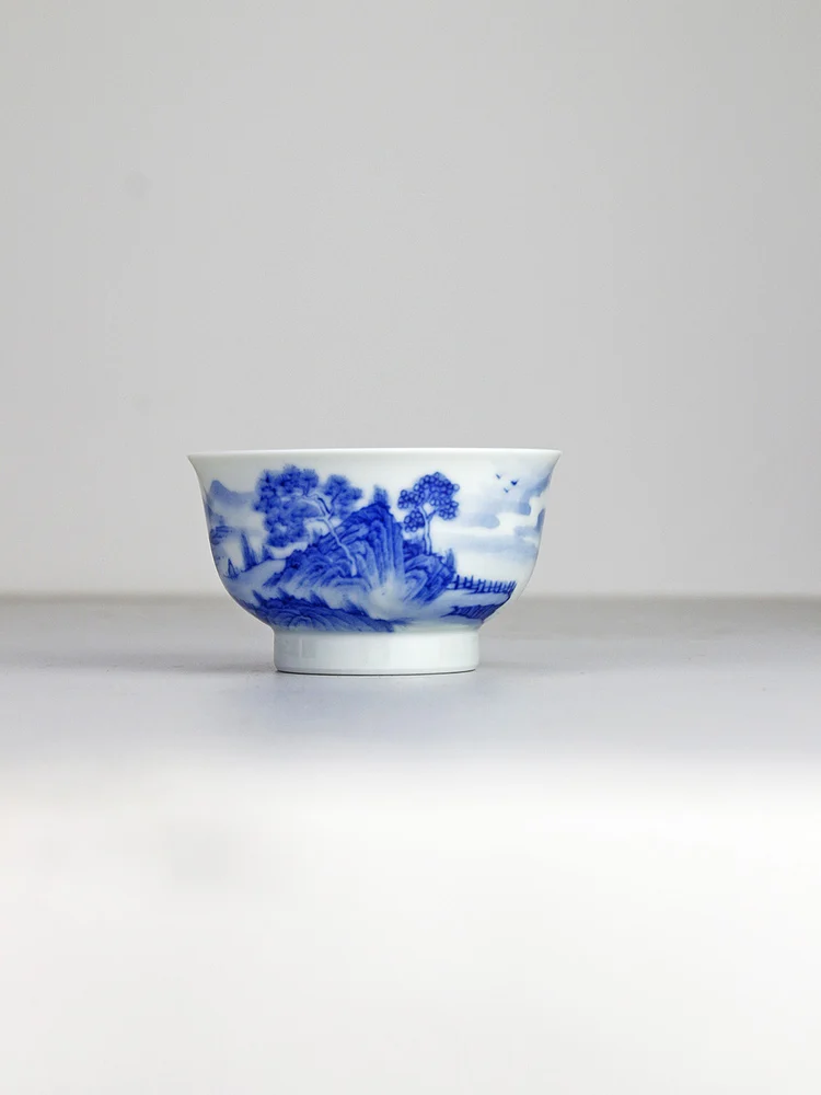 

Hand-Painted Blue And White Porcelain Tea Cup Cerc Vintage Sle Gongfu Tea Drinking Cup Single Piece from Jingdezhen