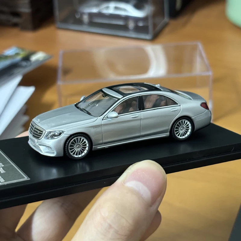 

Diecast 1/64 Size Benz S Model Car S65 W222 Silver Benz Car Toys for Boys Gift Collection Display Hobby Original Box