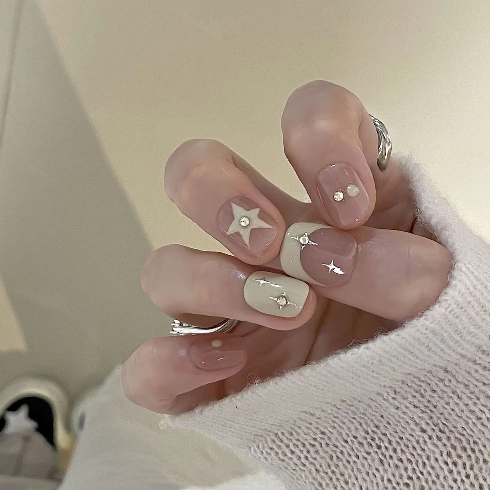 

10PcsHandmade Short French Press On Nails Milky White Star Rhinestone Design Sweet Cute Fake Nails Wearable False Nails For Girl