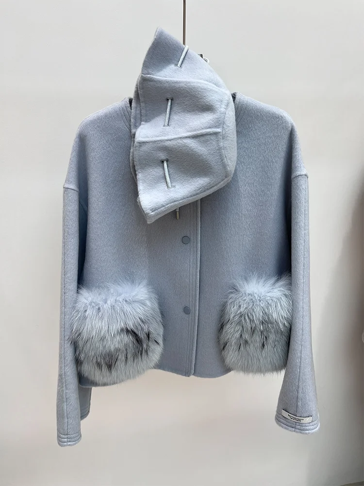 معطف فرو الثعلب الطبيعي الحقيقي للنساء لشتاء 2025 سترة دافئة من الصوف مع قبعة معطف نسائي سميك فاخر ملابس خارجية صوفية للسيدات