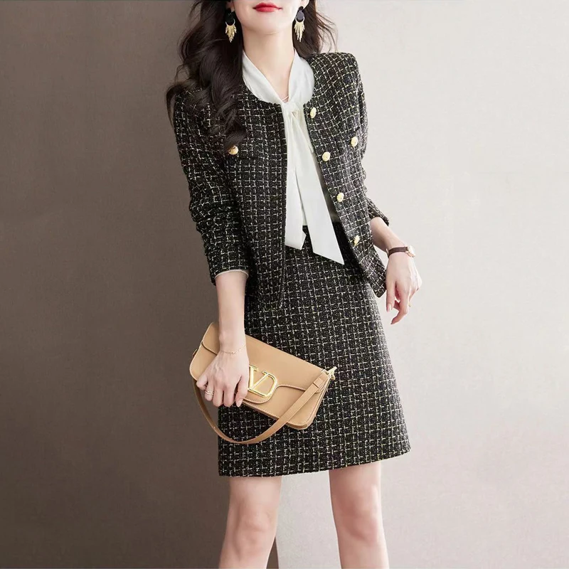 Women's 2 pieces black and white plaid tweed set with long sleeved jacket and short skirt, new small fragrant style set