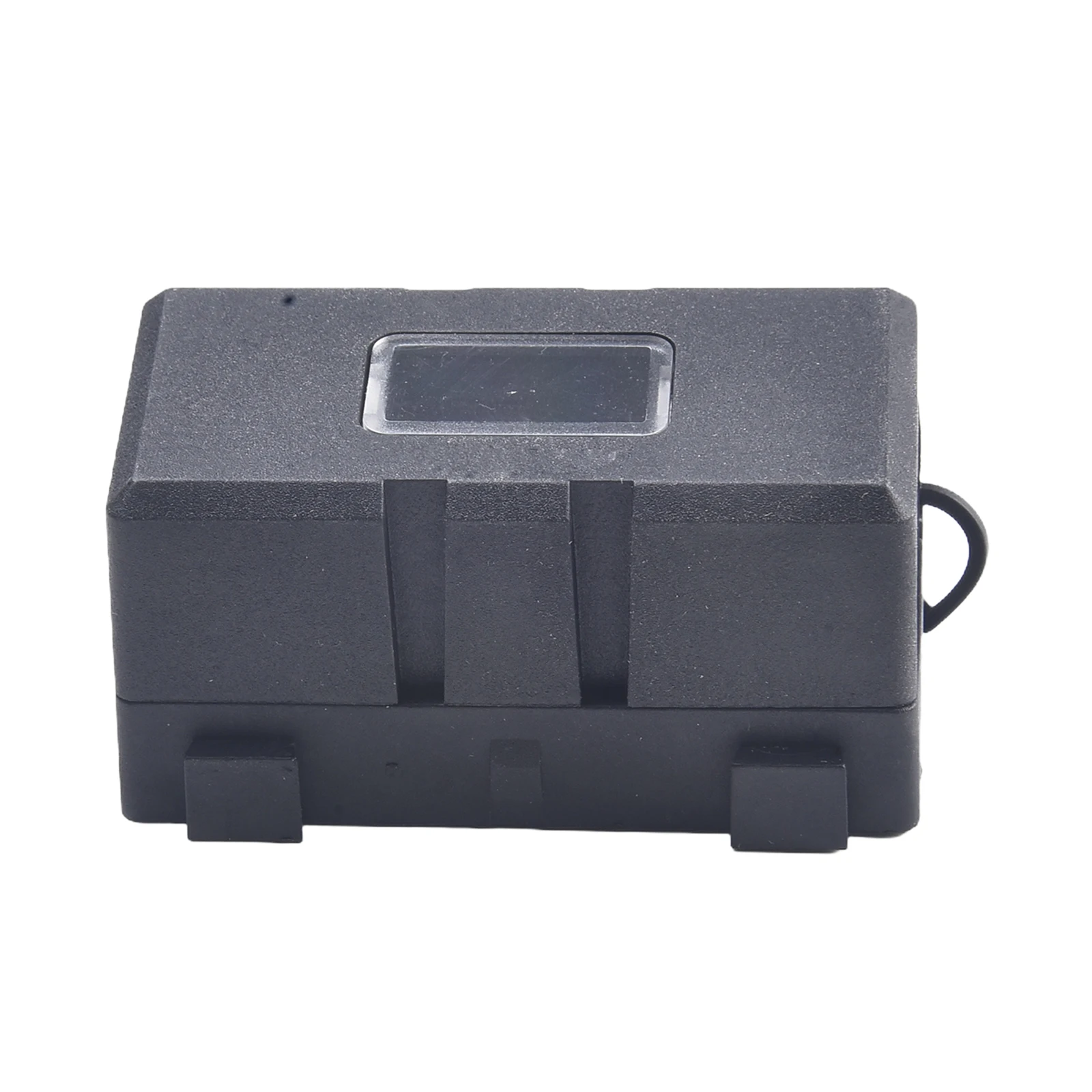 Integrated mounting feet Robust design automotive fuse holder suitable for vehicles rated at maximum voltage of up to 32 V