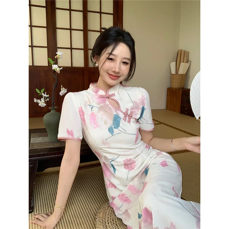 

2024, новый розовый Cheongsam, женский новый улучшенный Ципао в китайском стиле, с коротким рукавом, винтажные тонкие длинные платья с цветочным принтом для молодых девушек, S2683