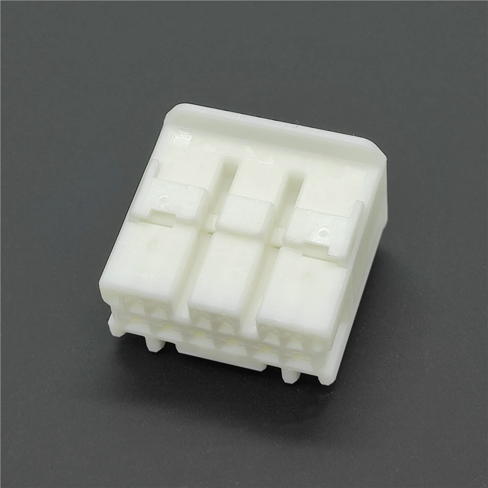 6098-6111 12 Pin Unsealed Automotive Connector Female TS Series 0.64mm 1.5mm Hybrid PBT Natural Fit for Car Body Control Module