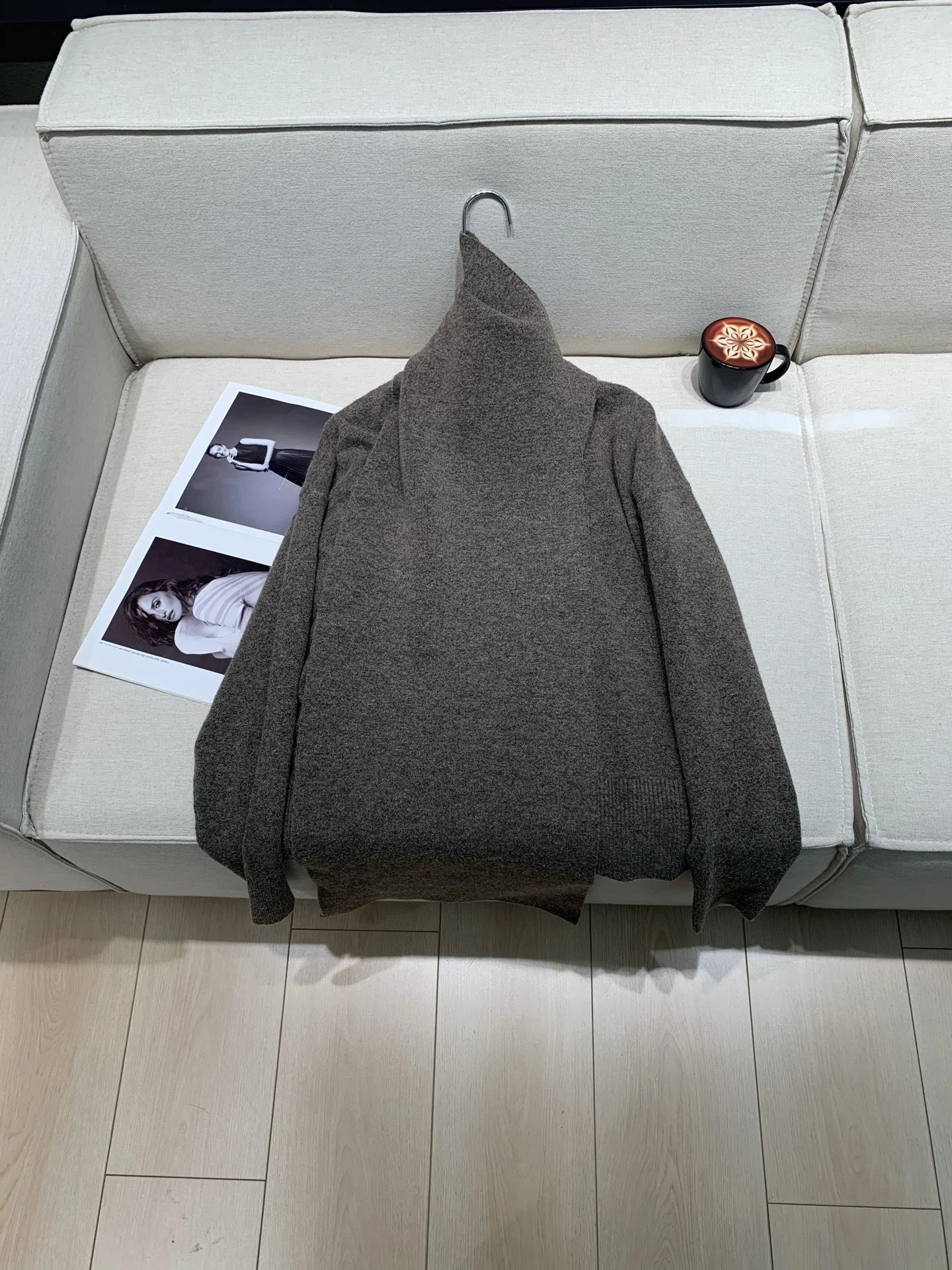 

Женский свободный свитер с воротником-шарфом, новинка осени/зимы 2025, простой вязаный топ из смесовой шерсти с длинными рукавами